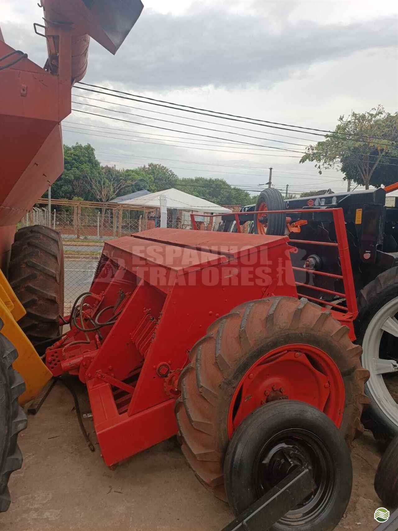 IMPLEMENTOS AGRICOLAS PLANTADEIRA SEMEADEIRA DE CAPIM Espanhol Tratores GOIANIA GOIAS GO